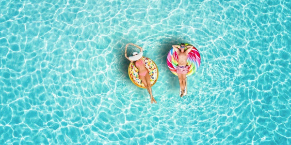 Pourquoi choisir un traitement au sel pour sa piscine ?