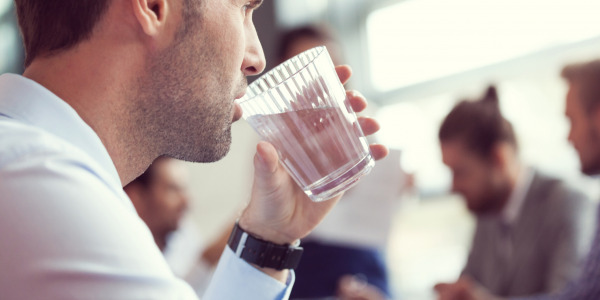 Réduire ses déchets plastiques en augmentant la qualité de son eau, c’est possible ! 