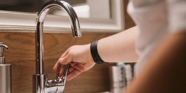 PFAS et osmoseurs : comprendre les enjeux et les solutions pour une eau plus saine